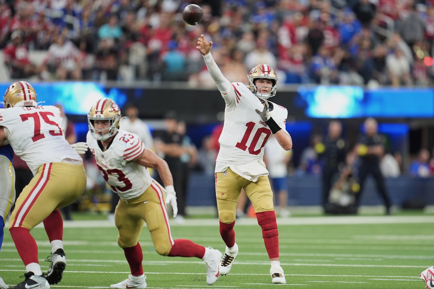 49ers face the Buccaneers in a matchup of 4-1 teams playing well despite injuries | iNFOnews.ca 49ers face the Buccaneers in a matchup of 4-1 teams playing well despite injuries | iNFOnews.ca