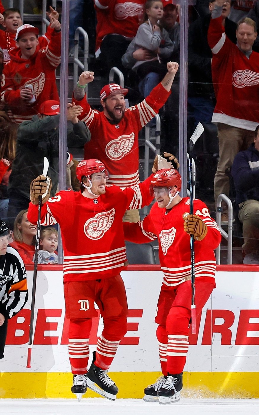 Red Wings outlast Capitals 3-2 in OT to sweep home-and-home series | iNFOnews.ca