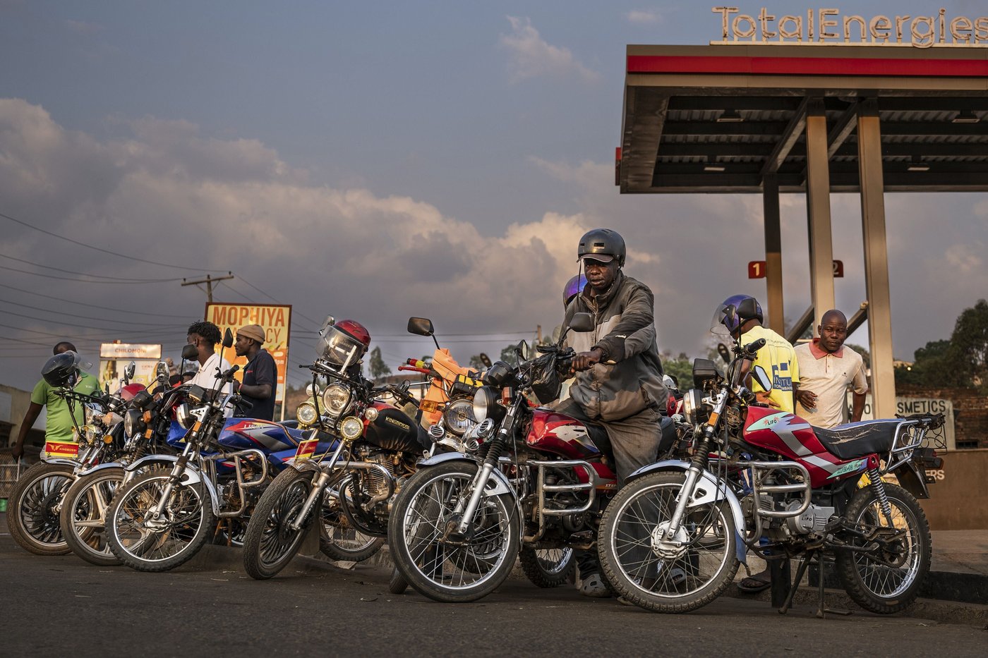 Former Malawi President Peter Mutharika has a strong lead in partial election results | iNFOnews.ca