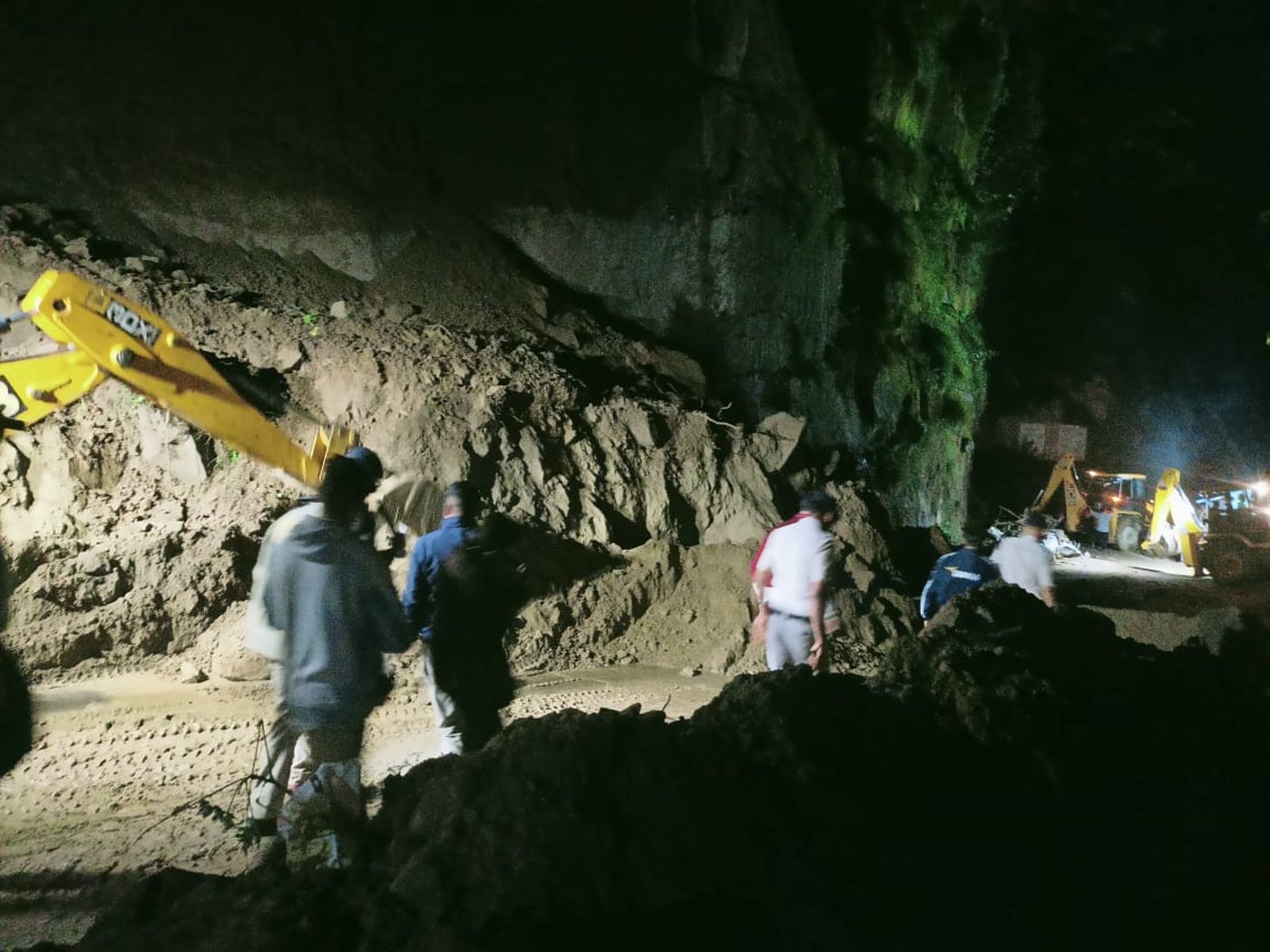 Landslide hits a bus in northern India, killing at least 15 people | iNFOnews.ca