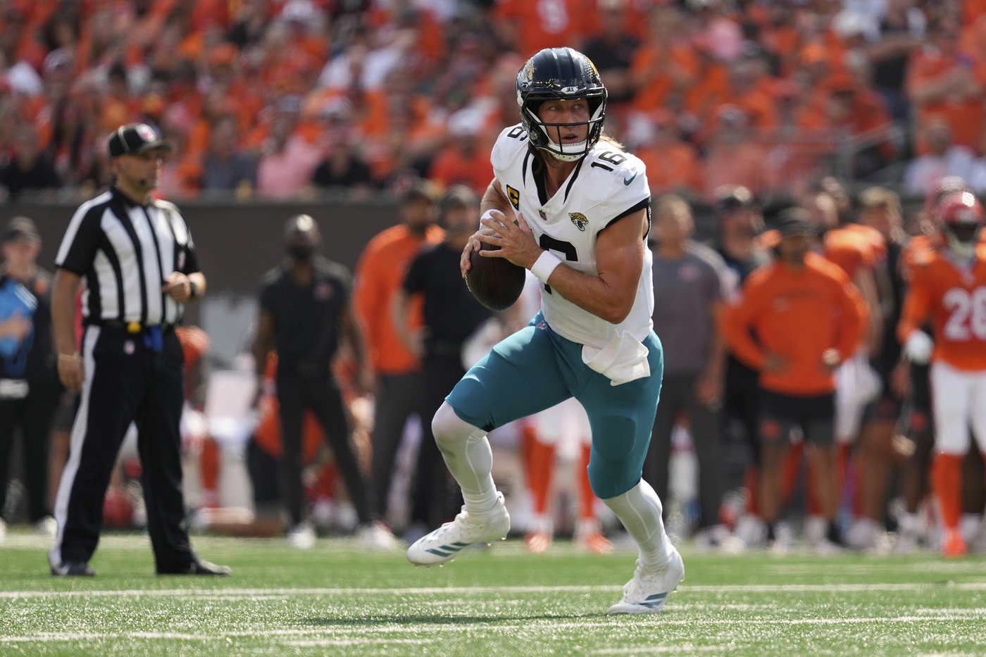 Jaguars QB Trevor Lawrence insists he's 'way past' the violent hit from Houston's Azeez Al-Shaair | iNFOnews.ca