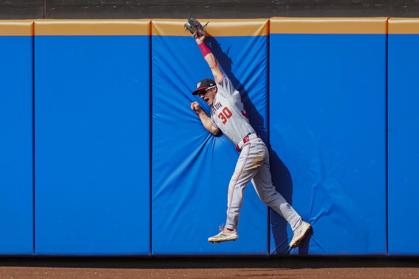 Young's sensational catches lead Nationals to 3-2 win that damages Mets' playoff chances | iNFOnews.ca Young's sensational catches lead Nationals to 3-2 win that damages Mets' playoff chances | iNFOnews.ca