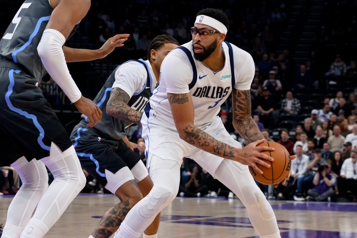 Anthony Davis expected to miss 6 weeks in latest absence for Mavs but won't need hand surgery | iNFOnews.ca