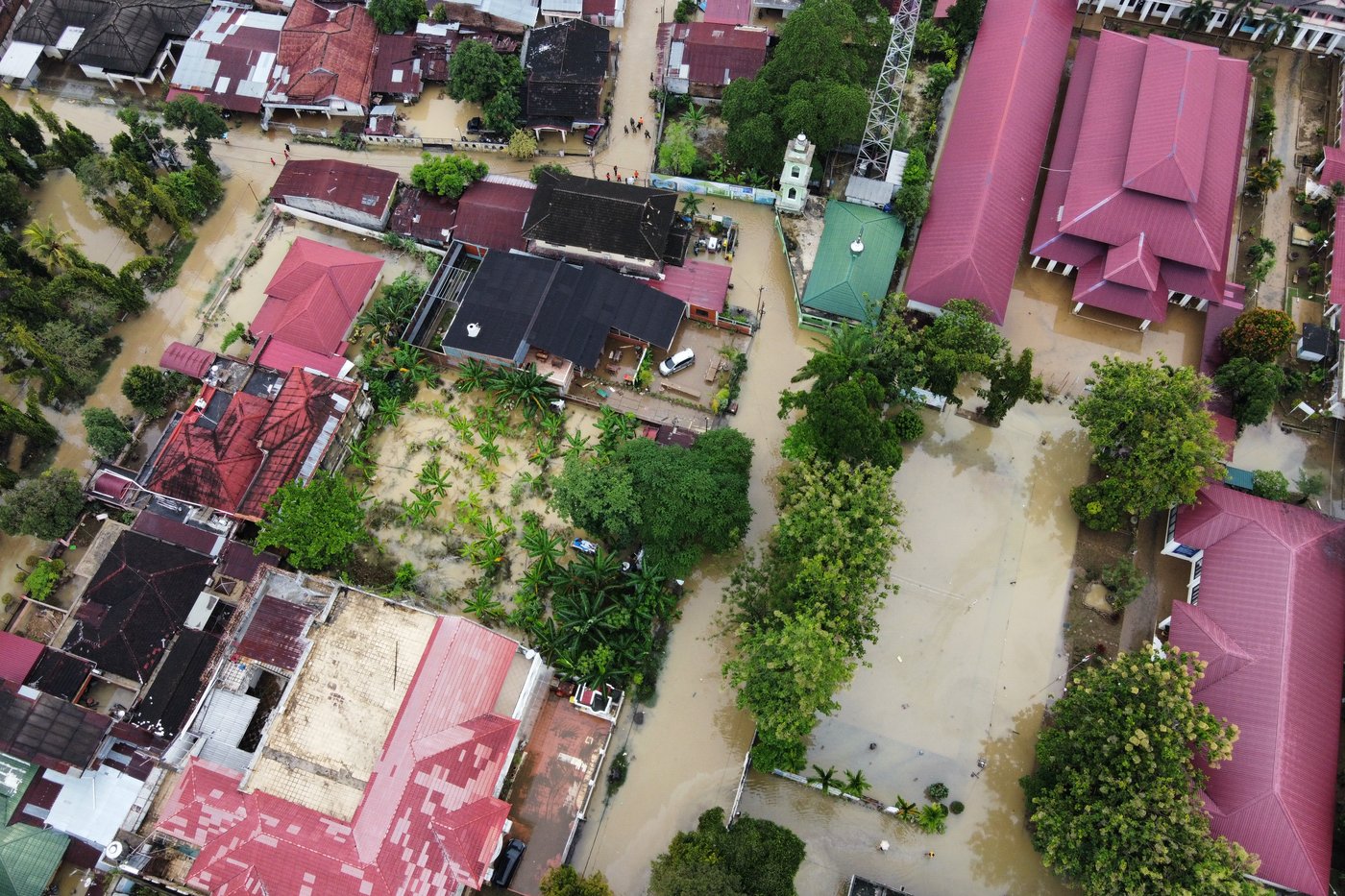 Death toll from floods and landslides on Indonesia's Sumatra island rises to 164 | iNFOnews.ca Death toll from floods and landslides on Indonesia's Sumatra island rises to 164 | iNFOnews.ca