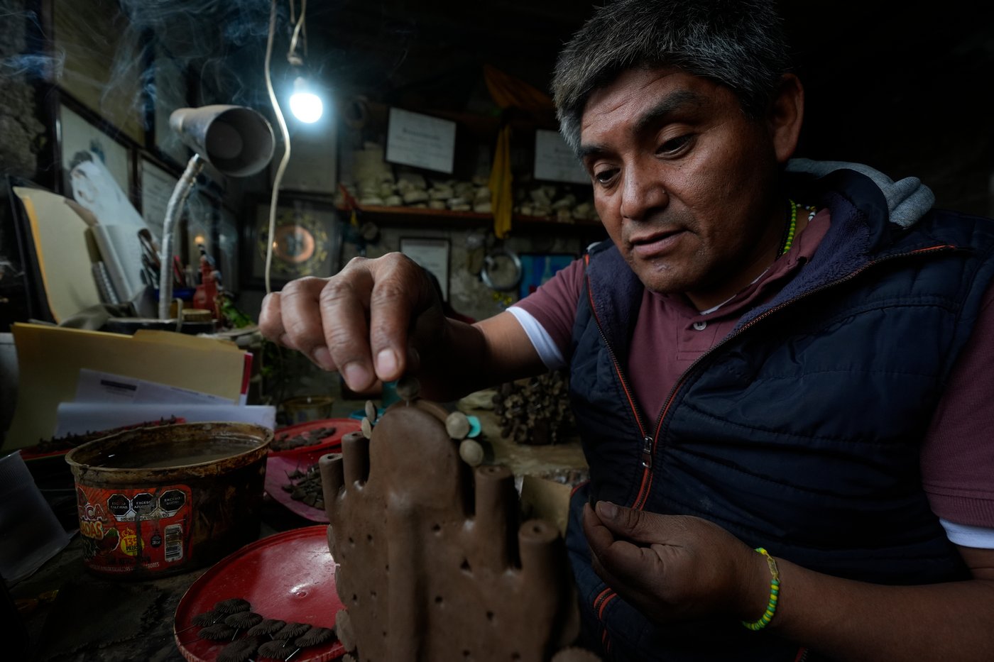 Mexican artisans turn clay into Trees of Life that are celebrated worldwide | iNFOnews.ca Mexican artisans turn clay into Trees of Life that are celebrated worldwide | iNFOnews.ca