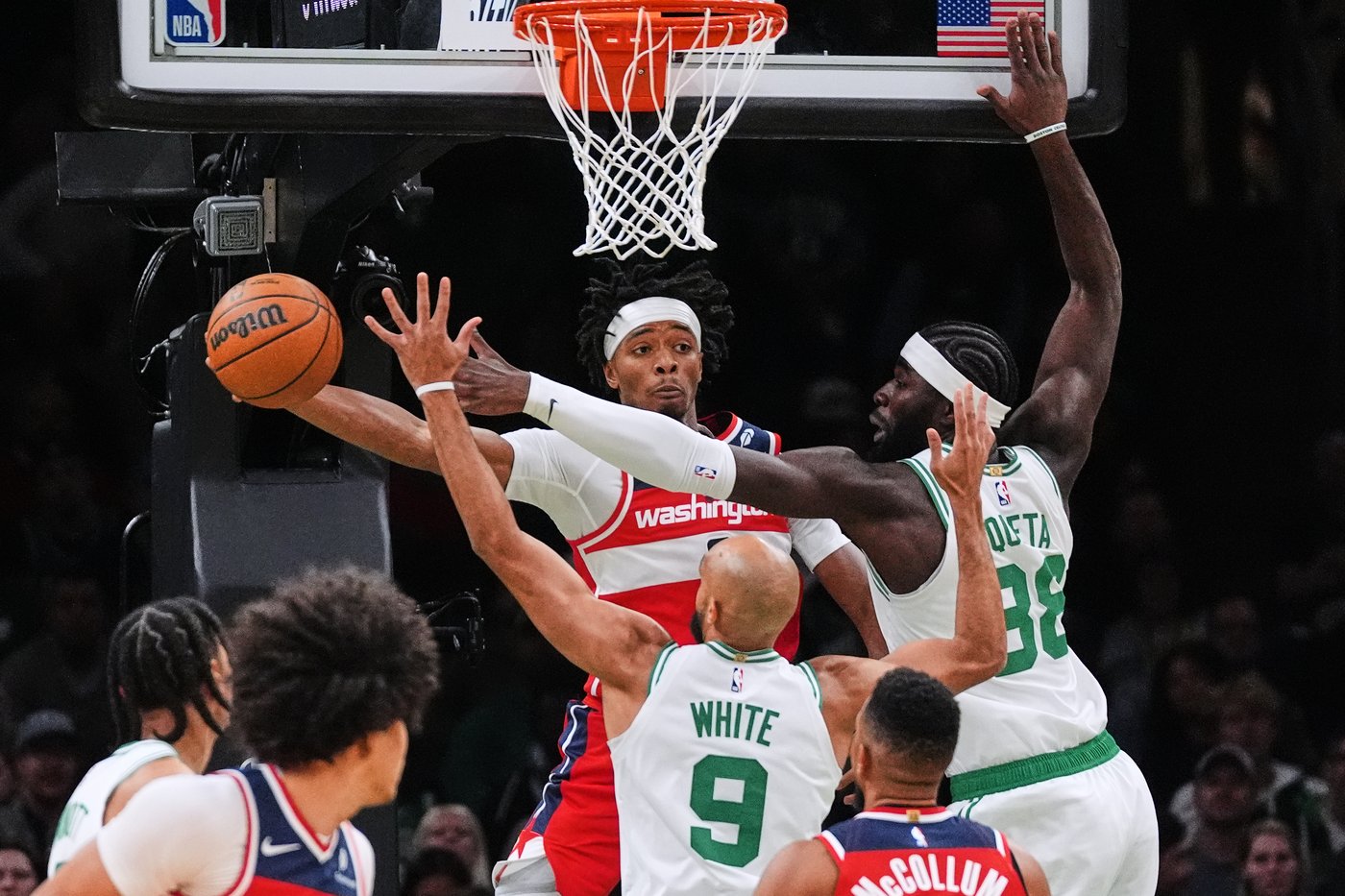 Brown scores 35 points in 26 minutes before watching Celtics coast to 136-107 win over Wizards | iNFOnews.ca