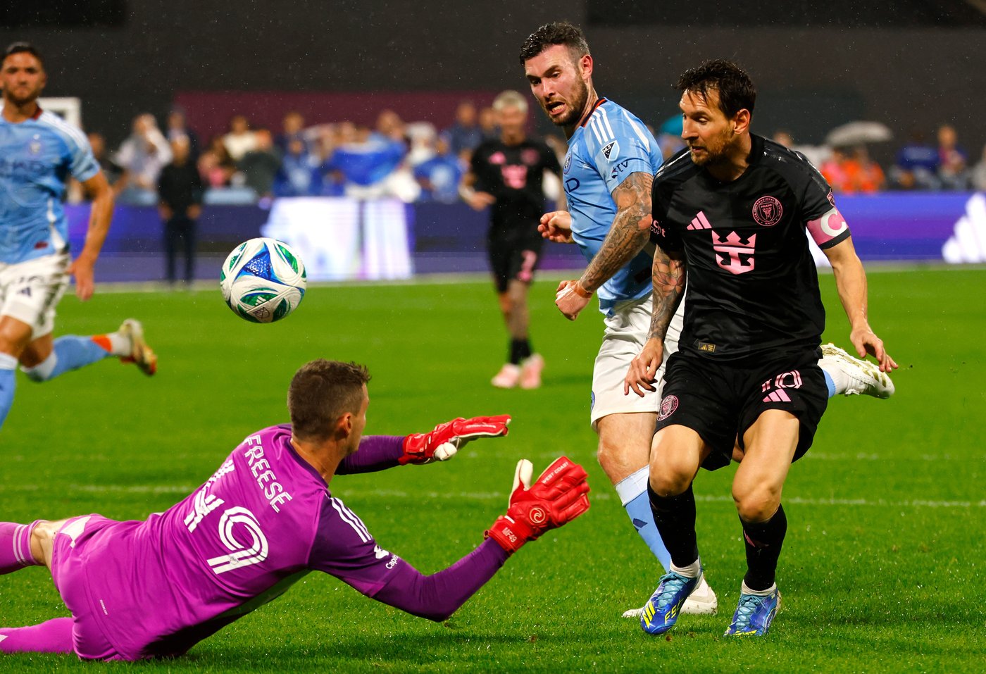 Lionel Messi scores 2 goals and Inter Miami clinches playoff spot with 4-0 win over New York City FC | iNFOnews.ca