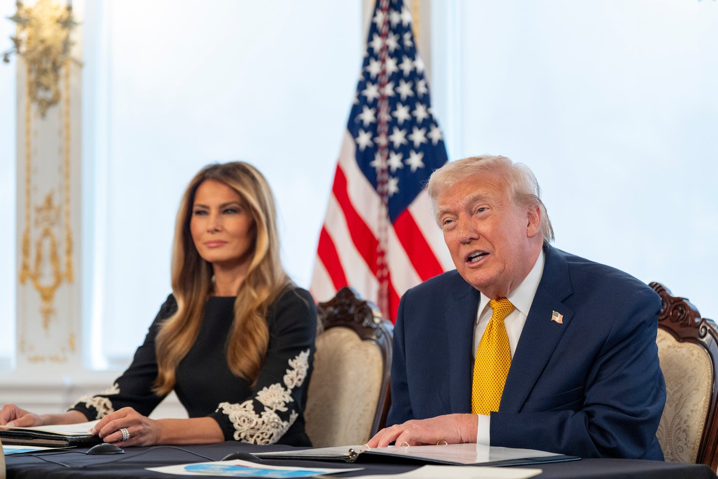 Trump warns against infiltration by a 'bad Santa,' defends coal in jovial Christmas calls with kids | iNFOnews.ca