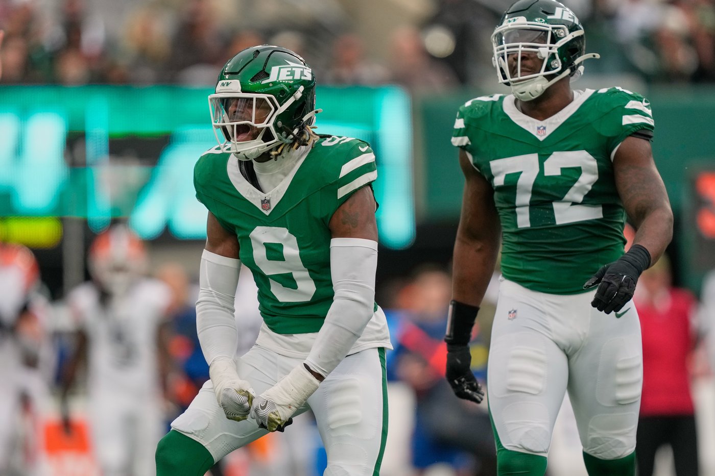 Jets have won 2 in a row, but the quarterback question remains a hot, mostly unanswered topic | iNFOnews.ca
