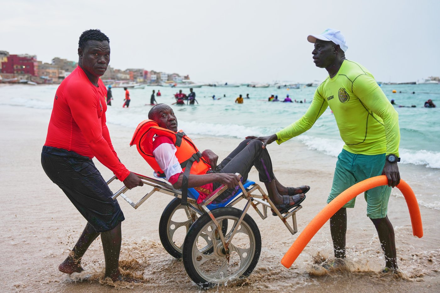 Photos show aquagym classes in Senegal helping people with reduced mobility | iNFOnews.ca