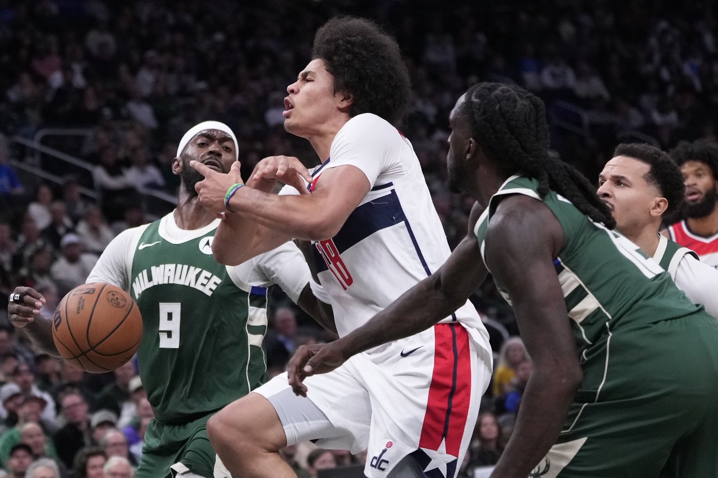 Giannis Antetokounmpo scores 37 points as Bucks open their season with 133-120 win over Wizards | iNFOnews.ca Giannis Antetokounmpo scores 37 points as Bucks open their season with 133-120 win over Wizards | iNFOnews.ca