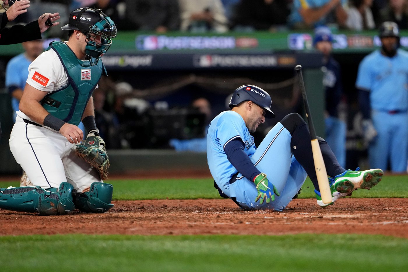 Springer gets hurt, Blue Jays blow lead and head home trailing Mariners 3-2 in ALCS | iNFOnews.ca Springer gets hurt, Blue Jays blow lead and head home trailing Mariners 3-2 in ALCS | iNFOnews.ca