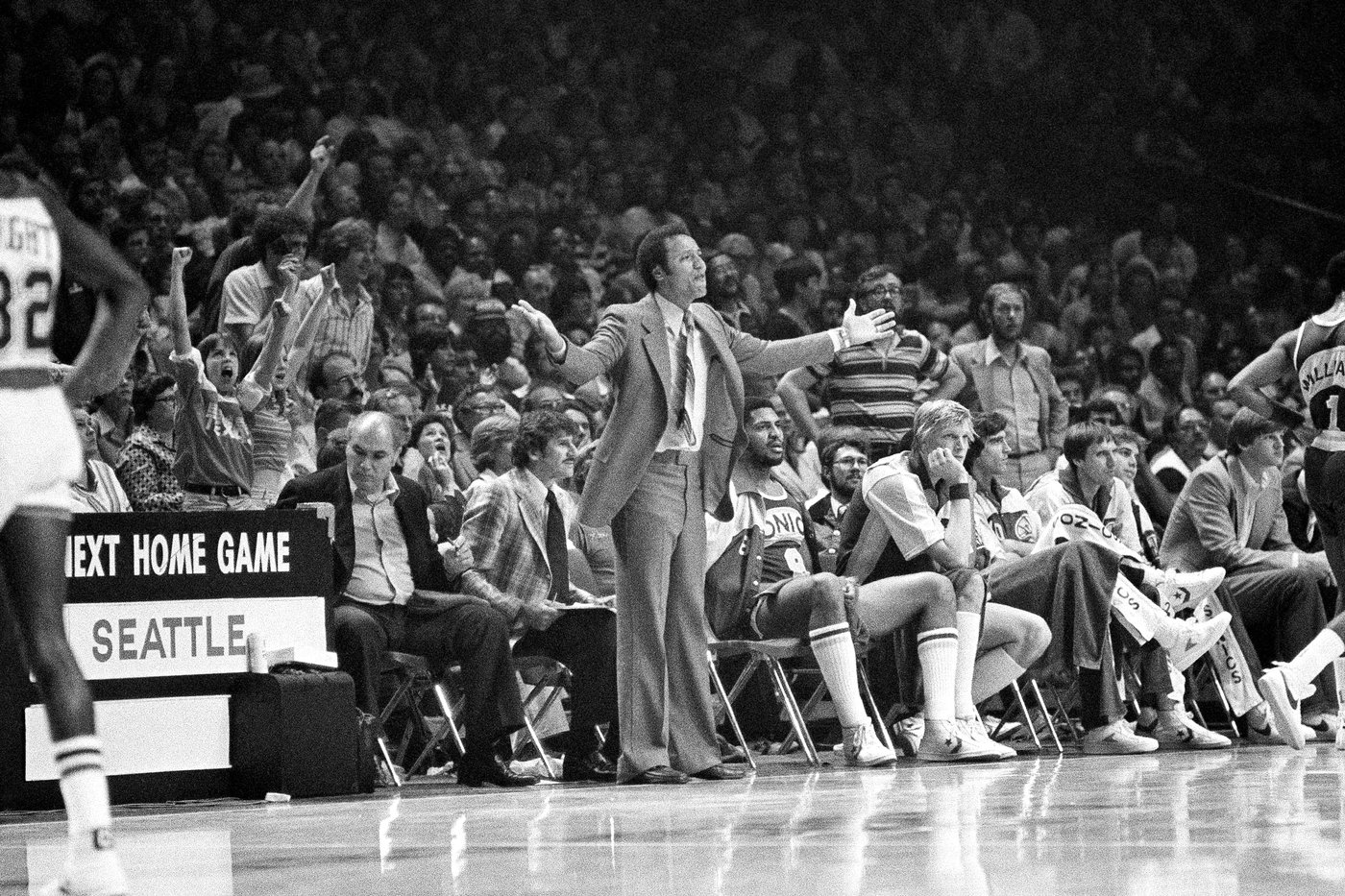 Hall of Famer Lenny Wilkens, who coached the most games in NBA history, dies at 88 | iNFOnews.ca