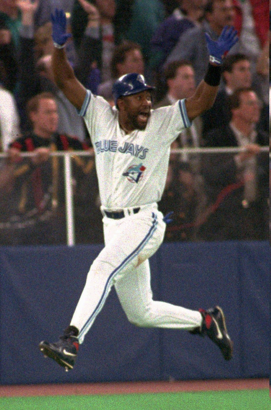 Blue Jays great Joe Carter cheering on 2025 team in World Series vs. the L.A. Dodgers | iNFOnews.ca Blue Jays great Joe Carter cheering on 2025 team in World Series vs. the L.A. Dodgers | iNFOnews.ca