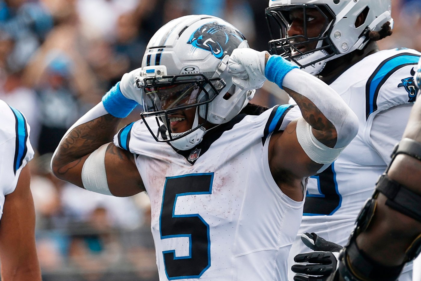 Bryce Young, Rico Dowdle help Panthers rally from 17 points down to beat Dolphins 27-24 | iNFOnews.ca