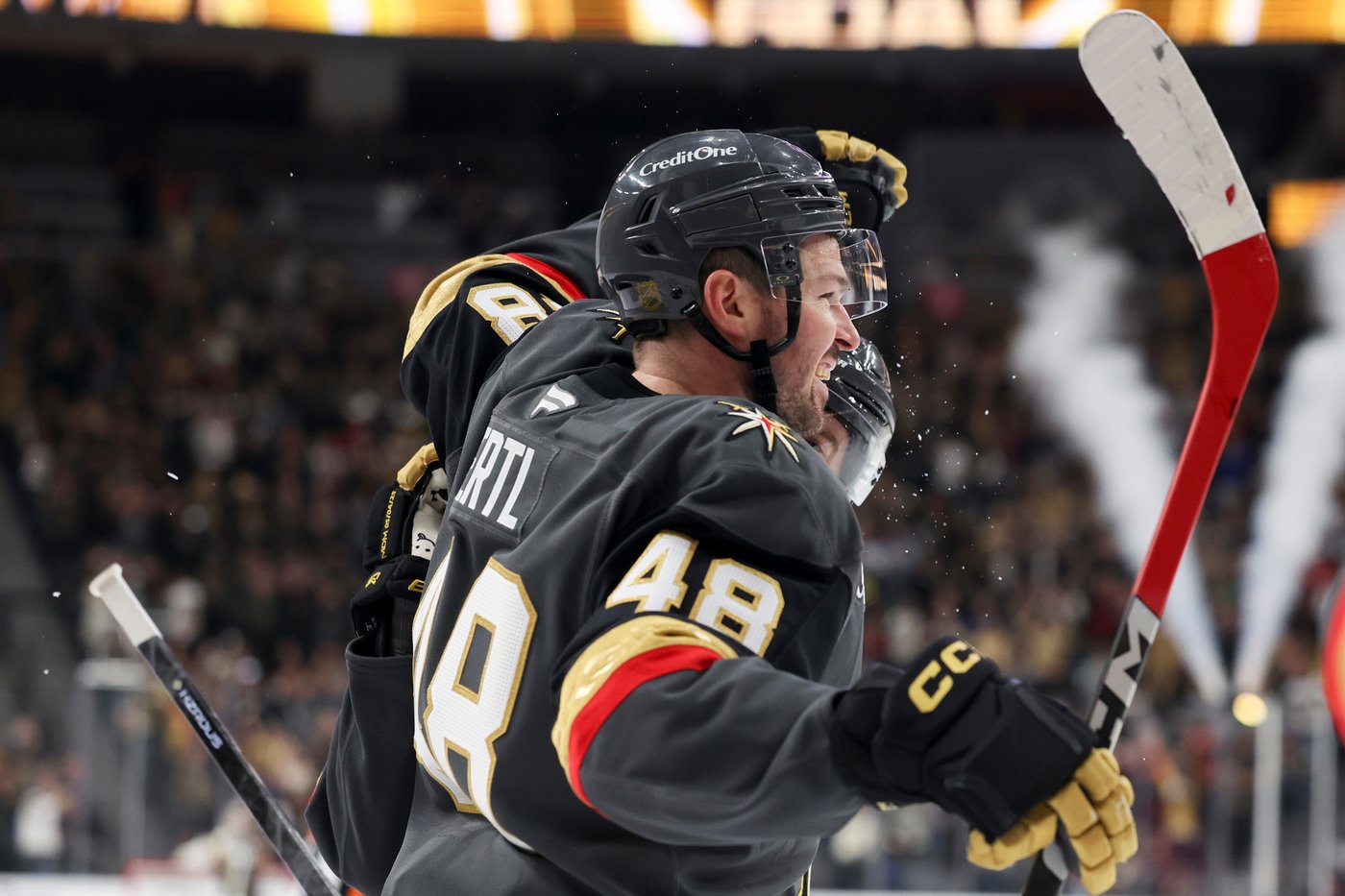 Hertl scores twice, Lindbom gets his 1st NHL win in the Knights' 4-3 victory over the Sharks | iNFOnews.ca