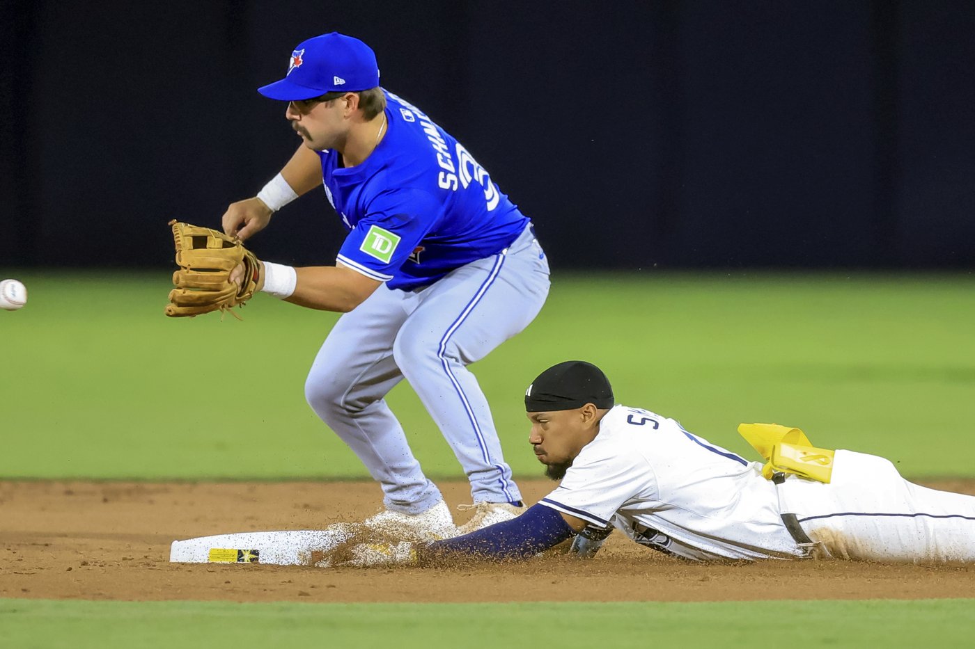 Chandler Simpson robs a homer and drives in go-ahead run as Rays beat Blue Jays 2-1 | iNFOnews.ca
