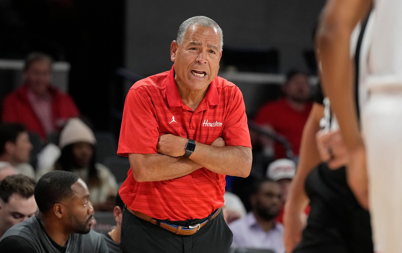 Kingston Flemings, Emanuel Sharp each score 19, No. 1 Houston beats Oakland 78-45 | iNFOnews.ca