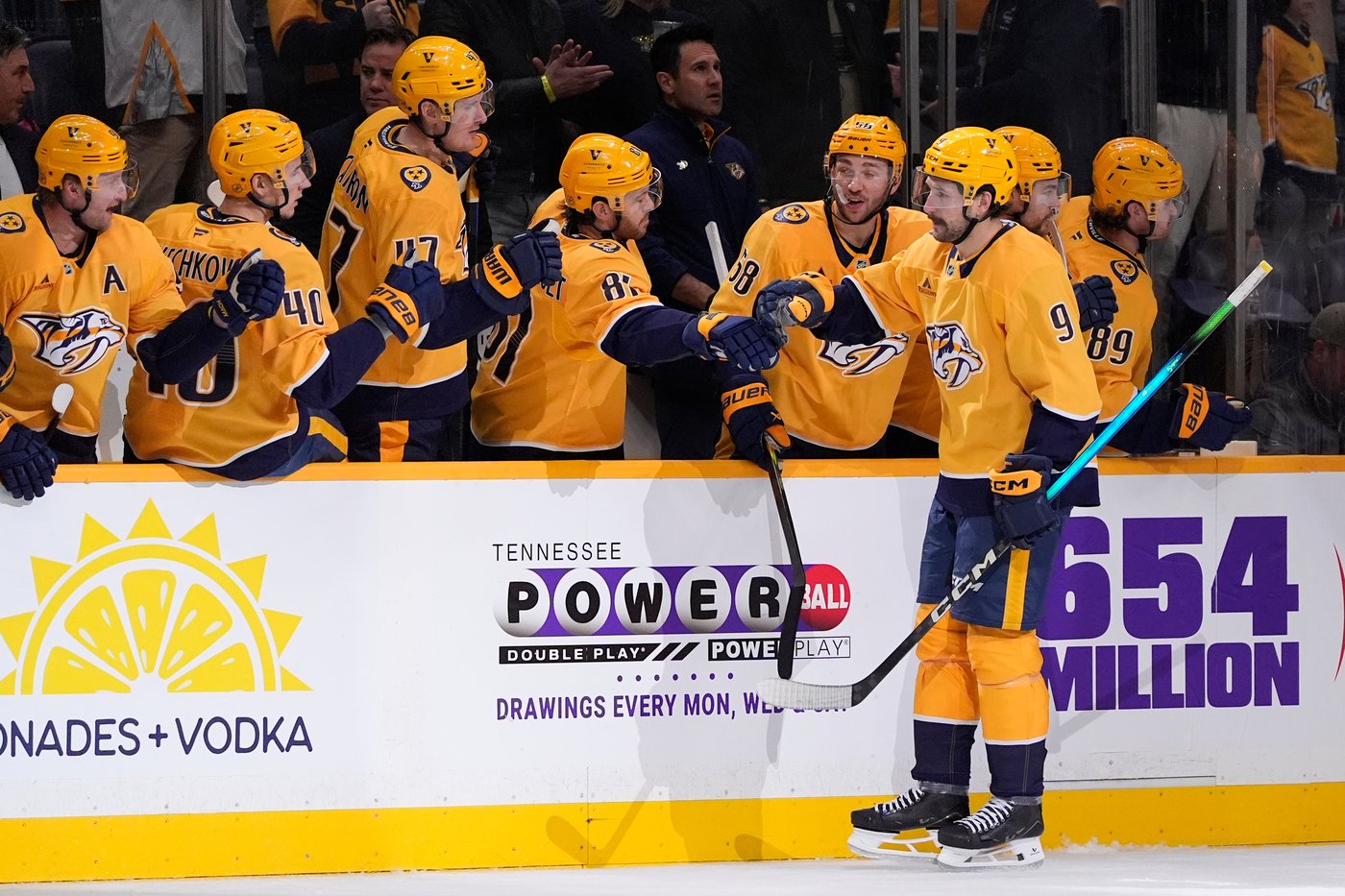 Stamkos scores 4 goals as Predators beat Blues 7-2 for 4th win in 5 games | iNFOnews.ca