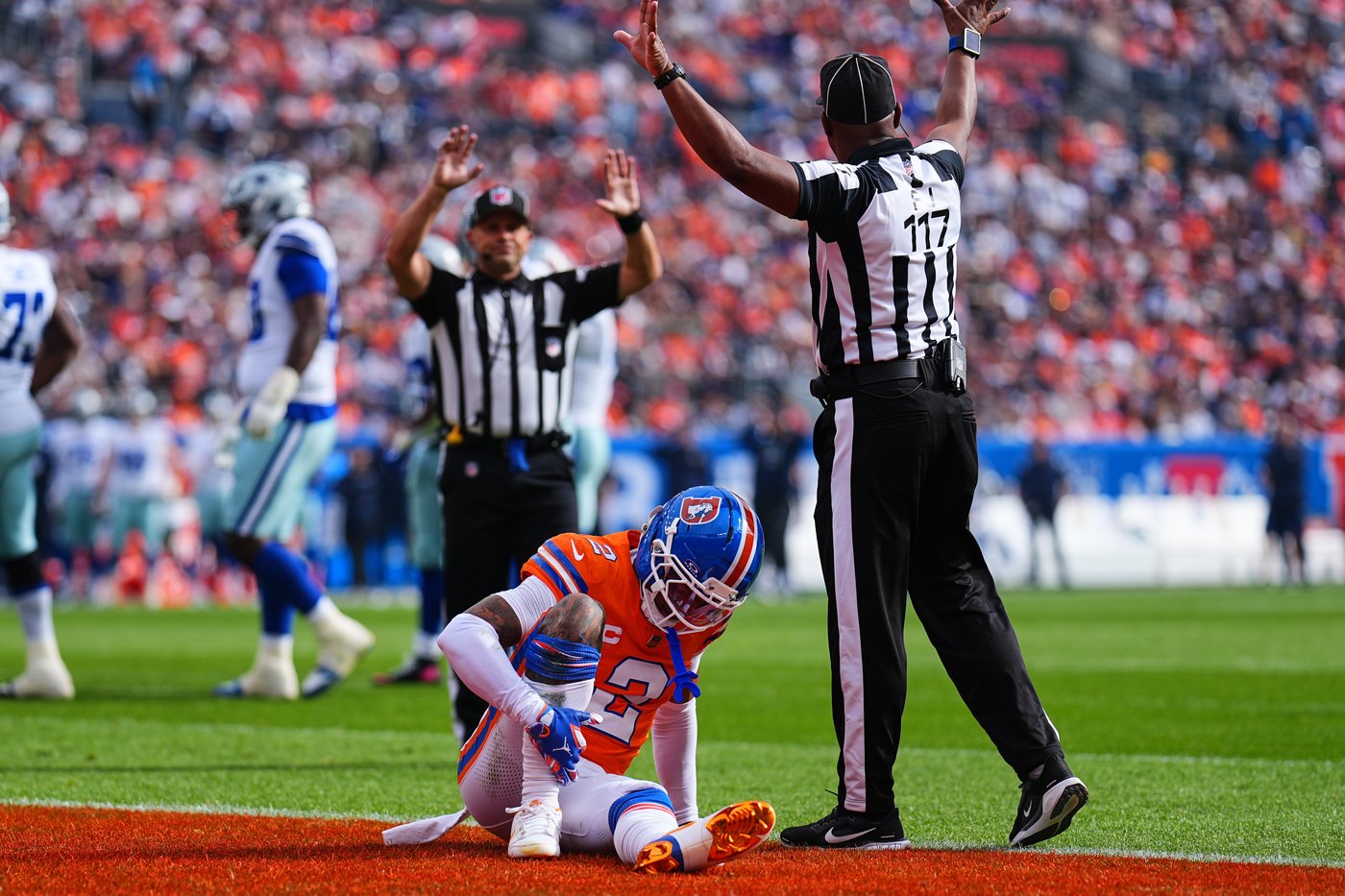 Broncos cornerback Pat Surtain II exits Dallas game with shoulder injury, team has no update | iNFOnews.ca Broncos cornerback Pat Surtain II exits Dallas game with shoulder injury, team has no update | iNFOnews.ca