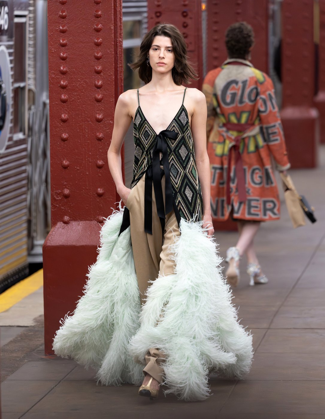 Chanel's new showman stages an ode to NYC with star-packed runway show on a real subway platform | iNFOnews.ca