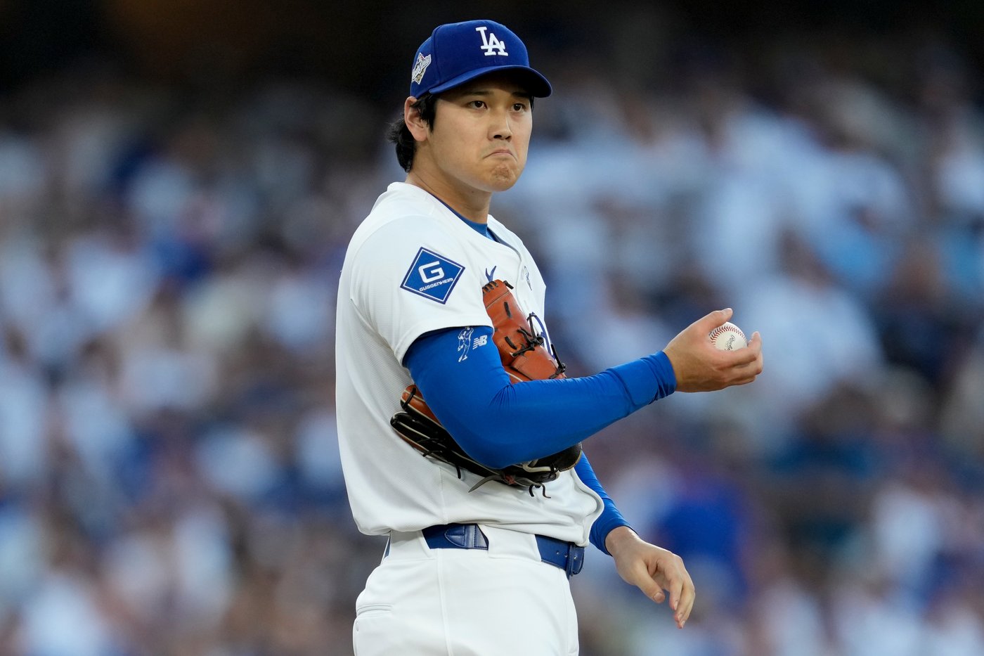 Photo Gallery: Blue Jays beat Dodgers 6-2 in Game 4 to tie Series | iNFOnews.ca