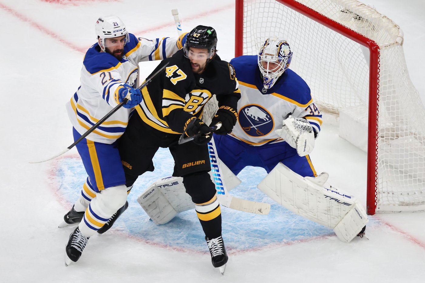 Swayman makes 22 saves, Bruins beat Sabres 3-1 to improve to 3-0 | iNFOnews.ca