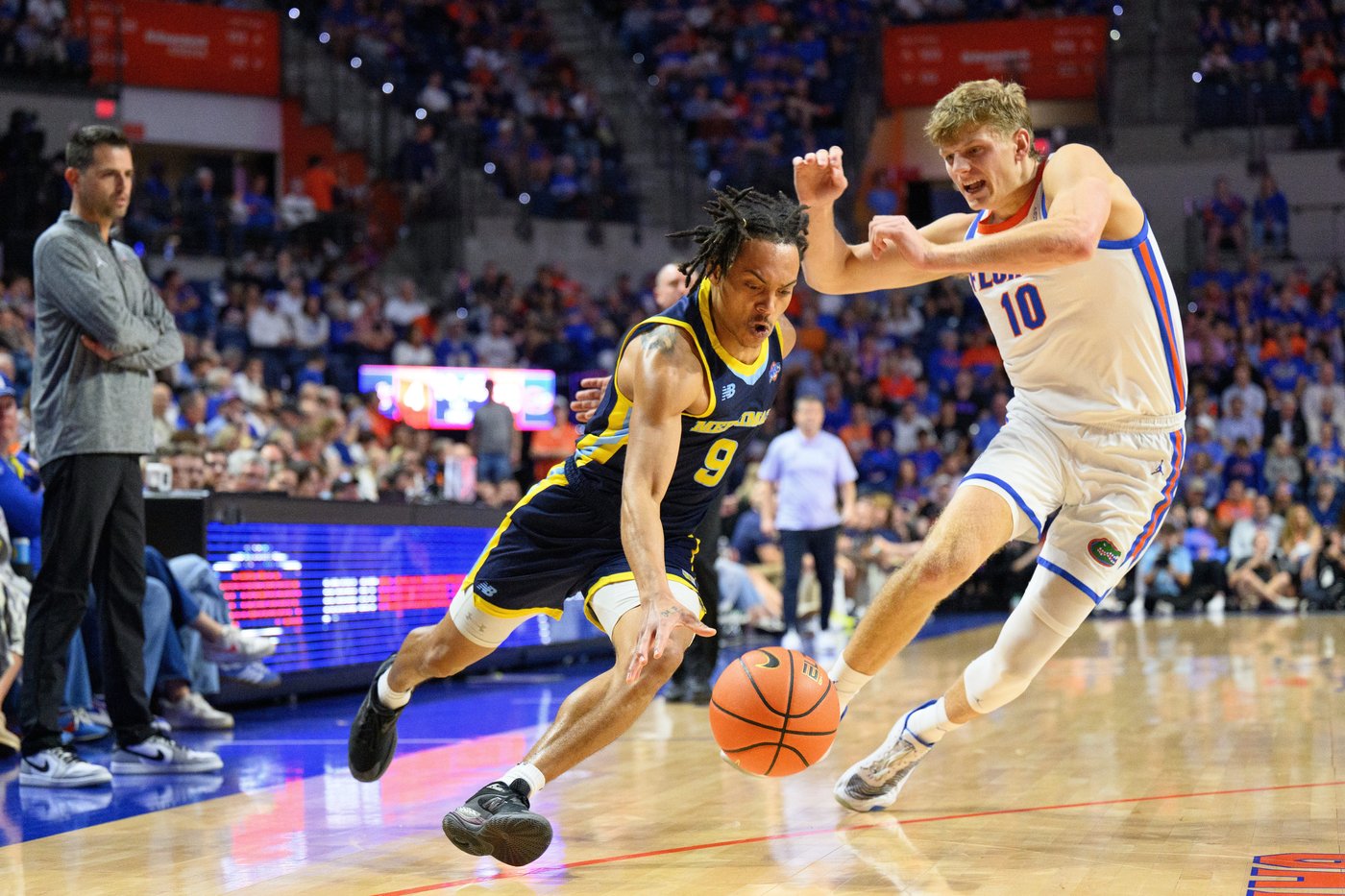 No. 10 Florida rolls Merrimack 80-45 as world's tallest teen scores first collegiate point | iNFOnews.ca
