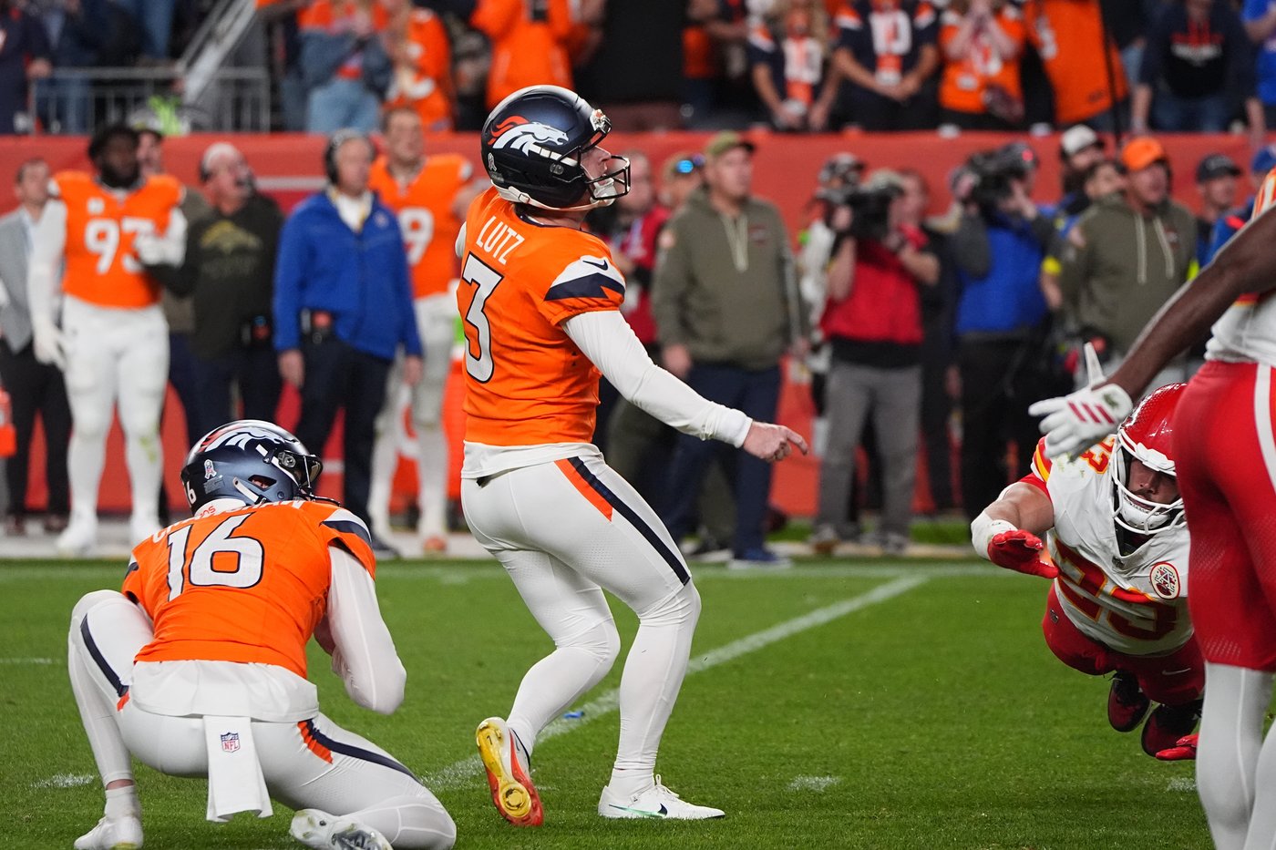Broncos coach Sean Payton highlights Wil Lutz's consistency as he discusses kicker's extension | iNFOnews.ca