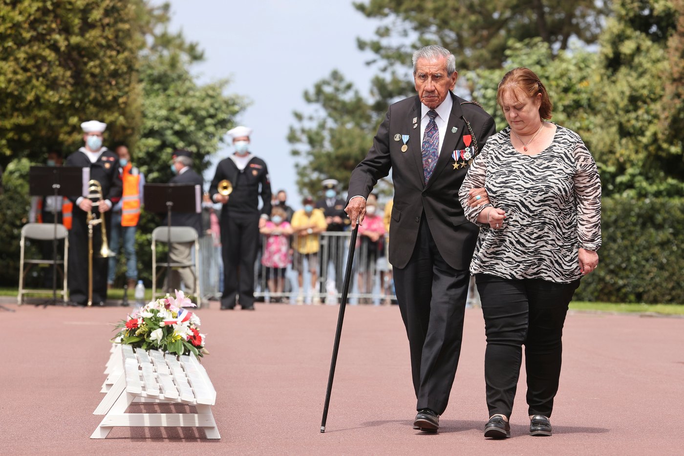 D-Day veteran Charles Shay, who saved lives on Omaha Beach, dies at 101 in France | iNFOnews.ca D-Day veteran Charles Shay, who saved lives on Omaha Beach, dies at 101 in France | iNFOnews.ca