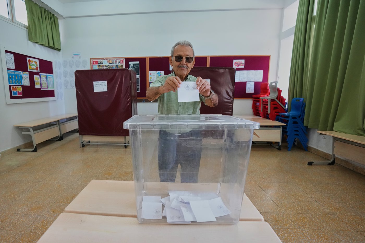 Turkish Cypriots vote in an election seen as a choice on deeper Turkey ties or closer EU relations | iNFOnews.ca Turkish Cypriots vote in an election seen as a choice on deeper Turkey ties or closer EU relations | iNFOnews.ca