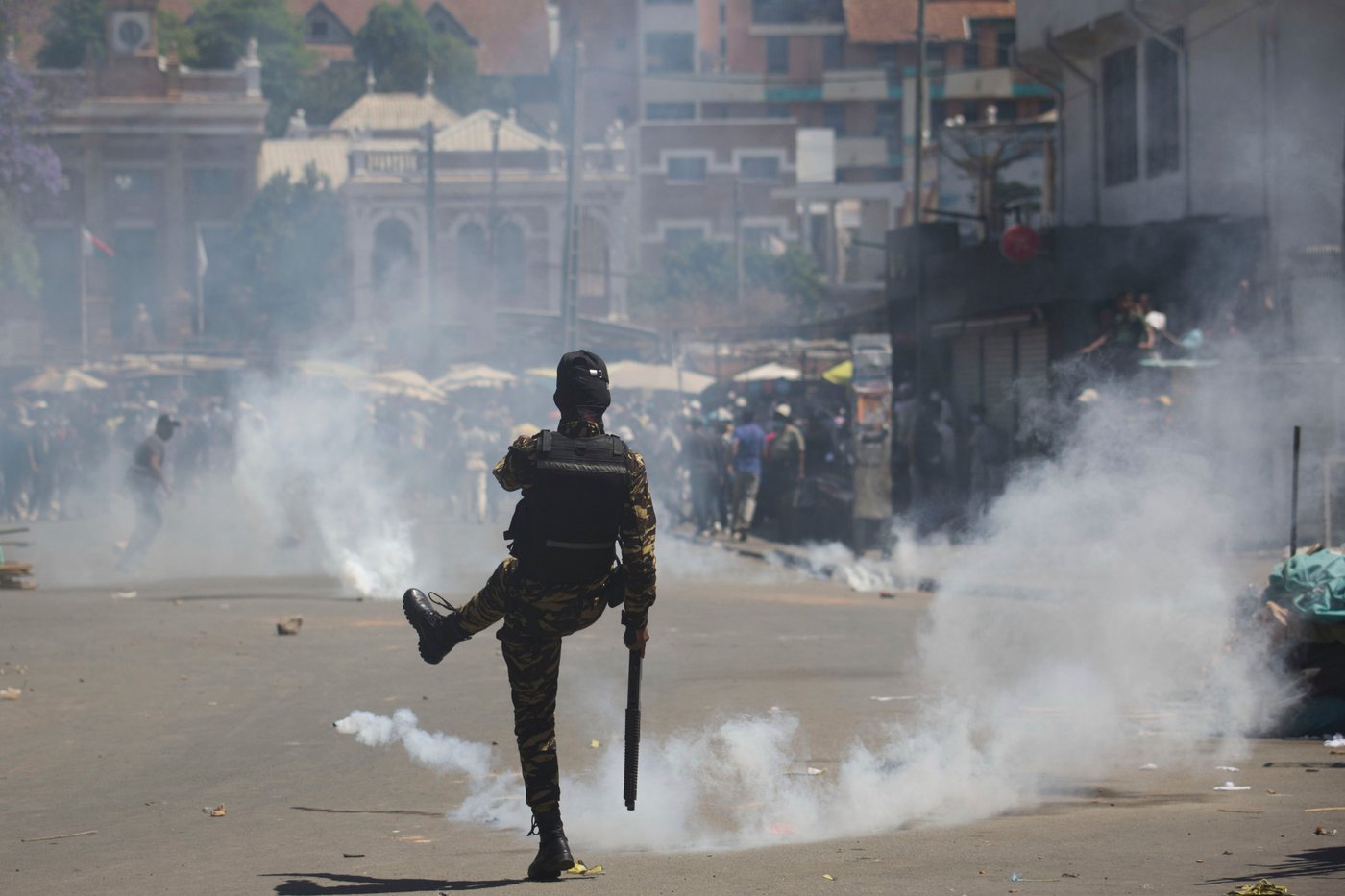 Madagascar's Gen Z protesters clash with police as they call for president to step down | iNFOnews.ca Madagascar's Gen Z protesters clash with police as they call for president to step down | iNFOnews.ca
