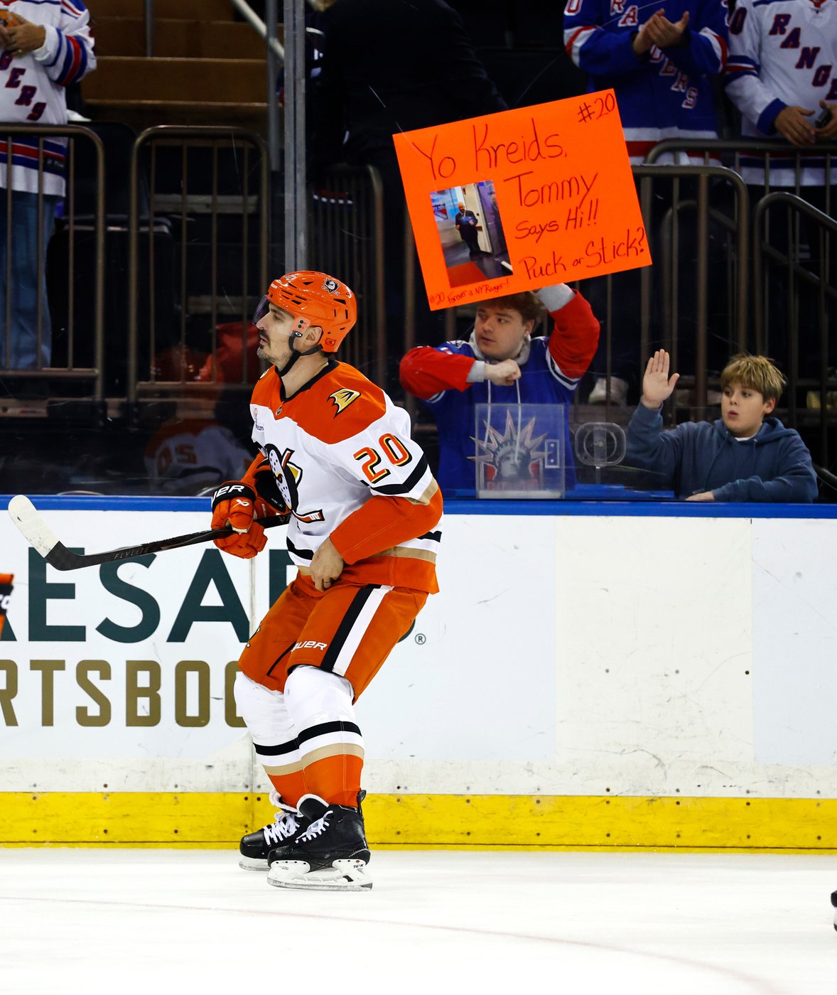 Chris Kreider and Jacob Trouba play at the Rangers for the 1st time since their trades to the Ducks | iNFOnews.ca Chris Kreider and Jacob Trouba play at the Rangers for the 1st time since their trades to the Ducks | iNFOnews.ca
