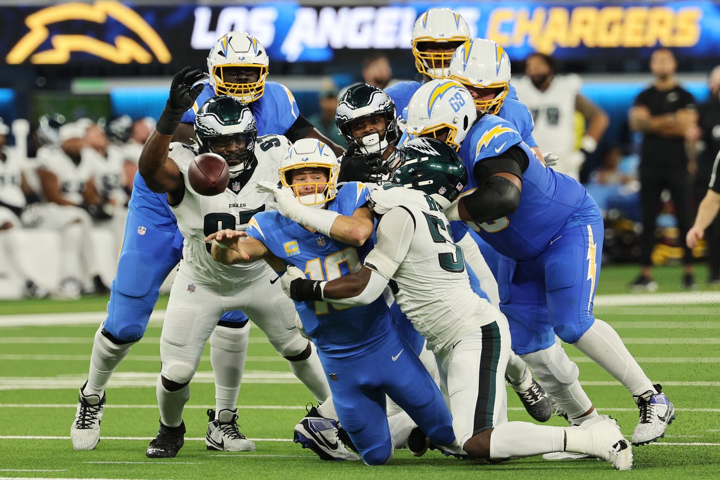 Chargers' Dicker kicks winning field goal, Jefferson's interception seals 22-19 OT win over Eagles | iNFOnews.ca