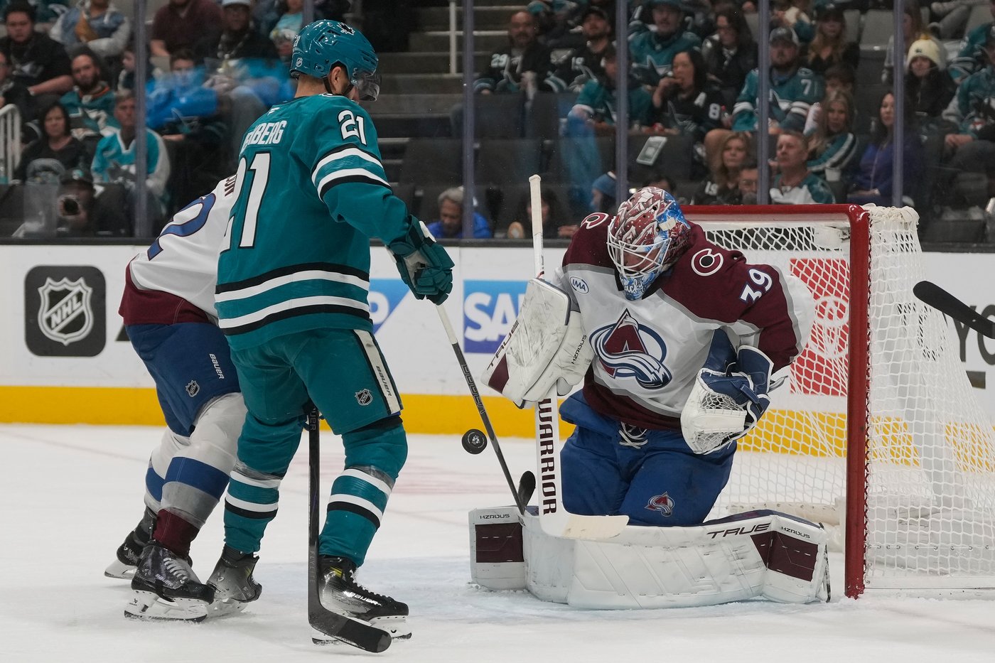 Kurashev scores 1:48 into OT, Sharks beat Avalanche 3-2 | iNFOnews.ca