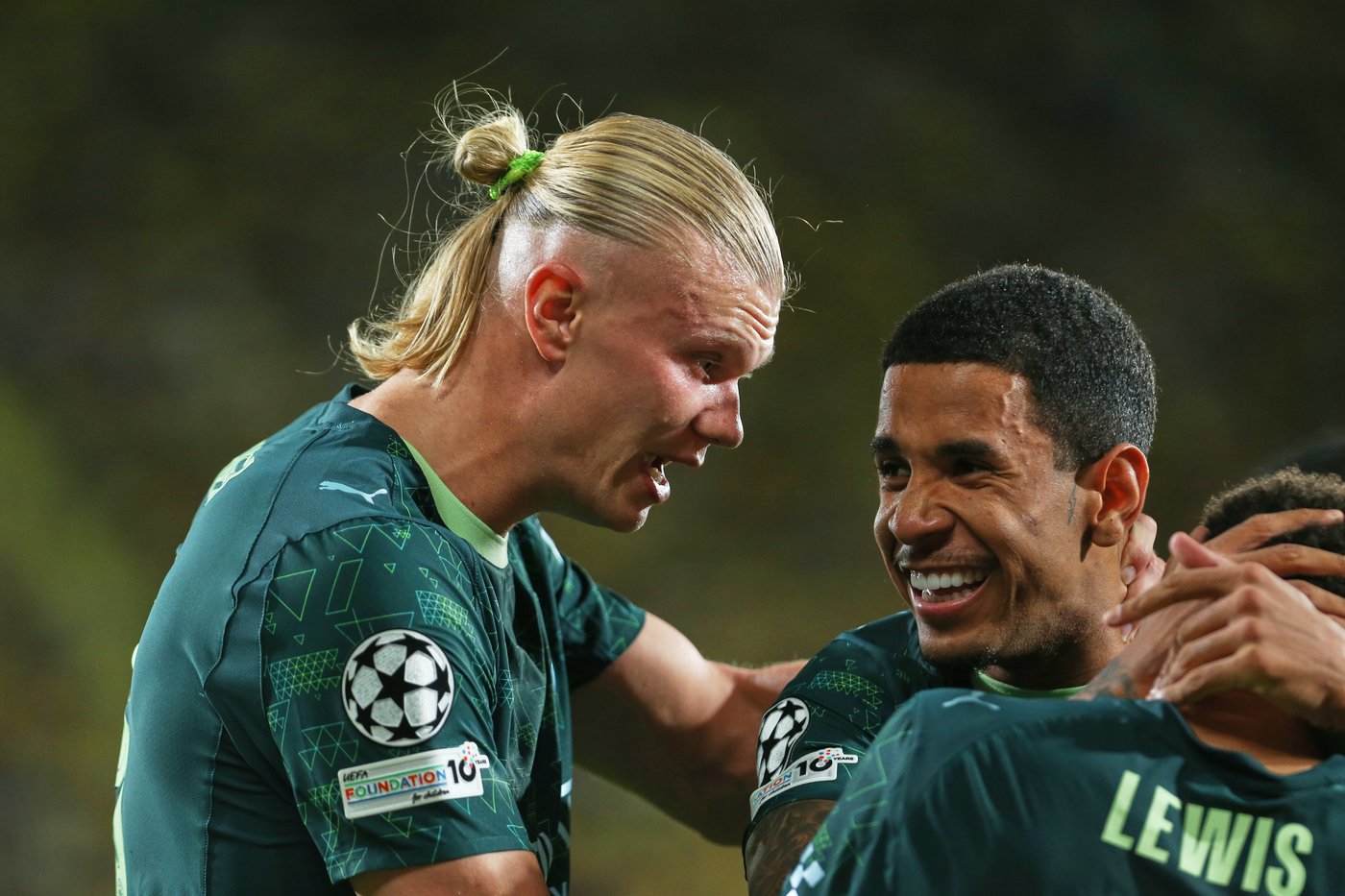 PSG scores seven and Barcelona hit six on a goal-filled night in the Champions League | iNFOnews.ca