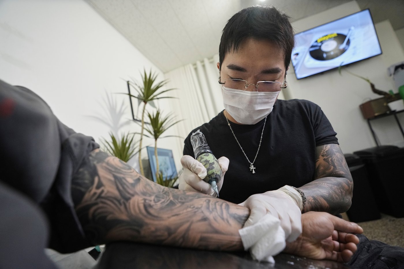South Korea moves closer to legalizing tattoo artistry | iNFOnews.ca
