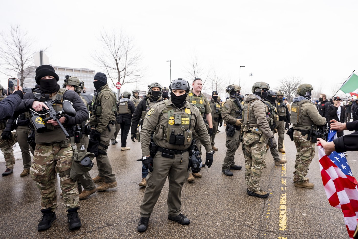 Protesters, ICE face off with tensions high in Minneapolis after fatal shooting | iNFOnews.ca