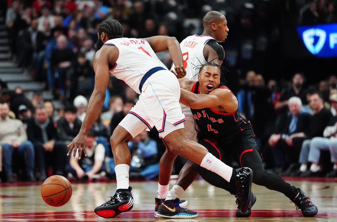 James Harden has eight in overtime as Clippers rally past Raptors 121-117 | iNFOnews.ca