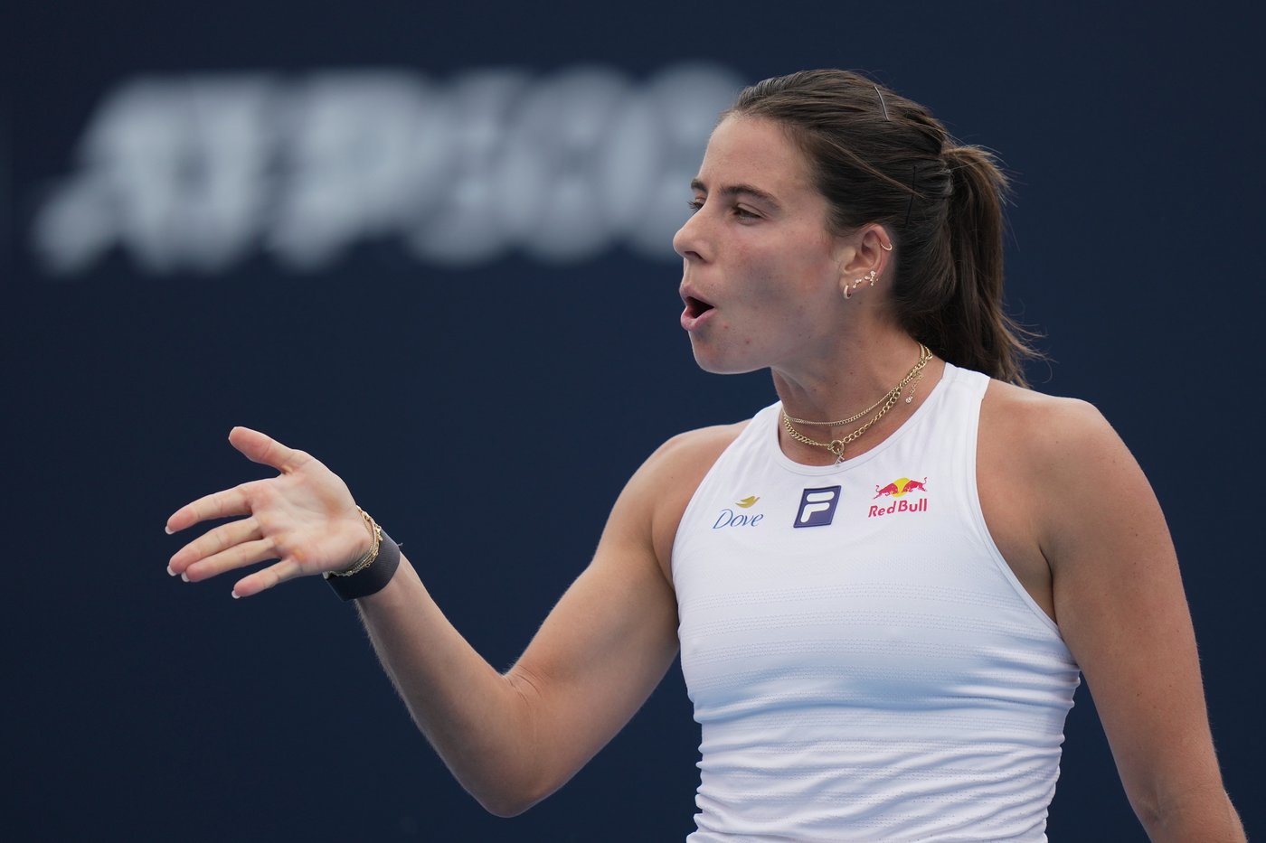 Top-seeded Iga Swiatek advances to the third round at the China Open | iNFOnews.ca