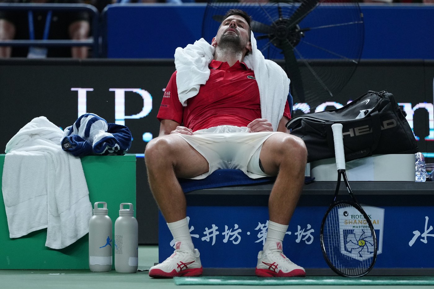 Djokovic overcomes fatigue and humidity to reach Shanghai quarterfinals | iNFOnews.ca