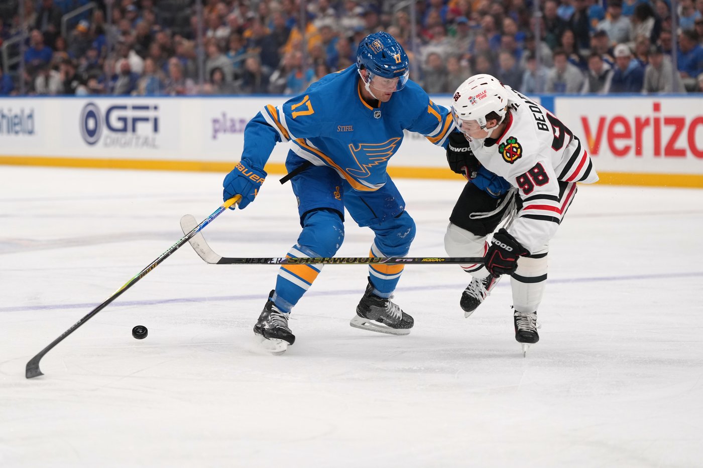 Reichel scores twice as the Blackhawks beat the Blues 8-3 while playing without Foligno | iNFOnews.ca Reichel scores twice as the Blackhawks beat the Blues 8-3 while playing without Foligno | iNFOnews.ca