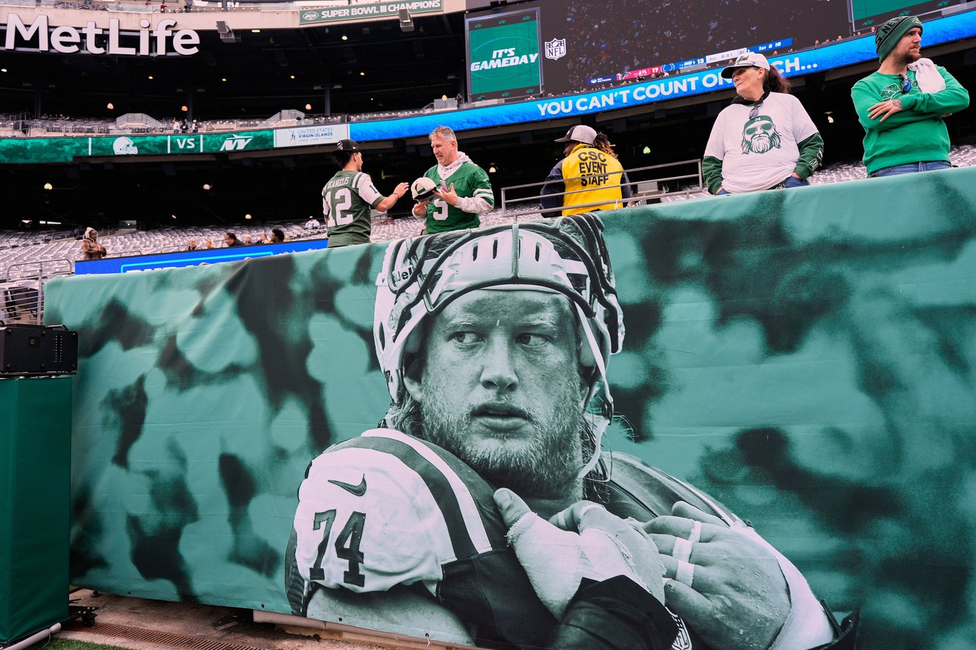 Jets honor late Nick Mangold with tribute before game against Browns | iNFOnews.ca Jets honor late Nick Mangold with tribute before game against Browns | iNFOnews.ca