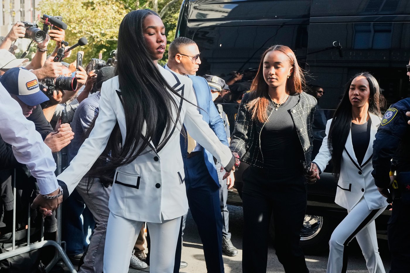 Sean ‘Diddy’ Combs gets 4 years in prison for case involving sex workers, violence and ‘freak-offs’ | iNFOnews.ca