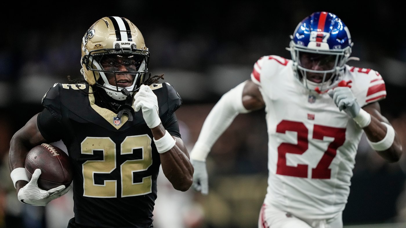 Saints QB Spencer Rattler and coach Kellen Moore get 1st win over mistake-prone Giants, 26-14 | iNFOnews.ca