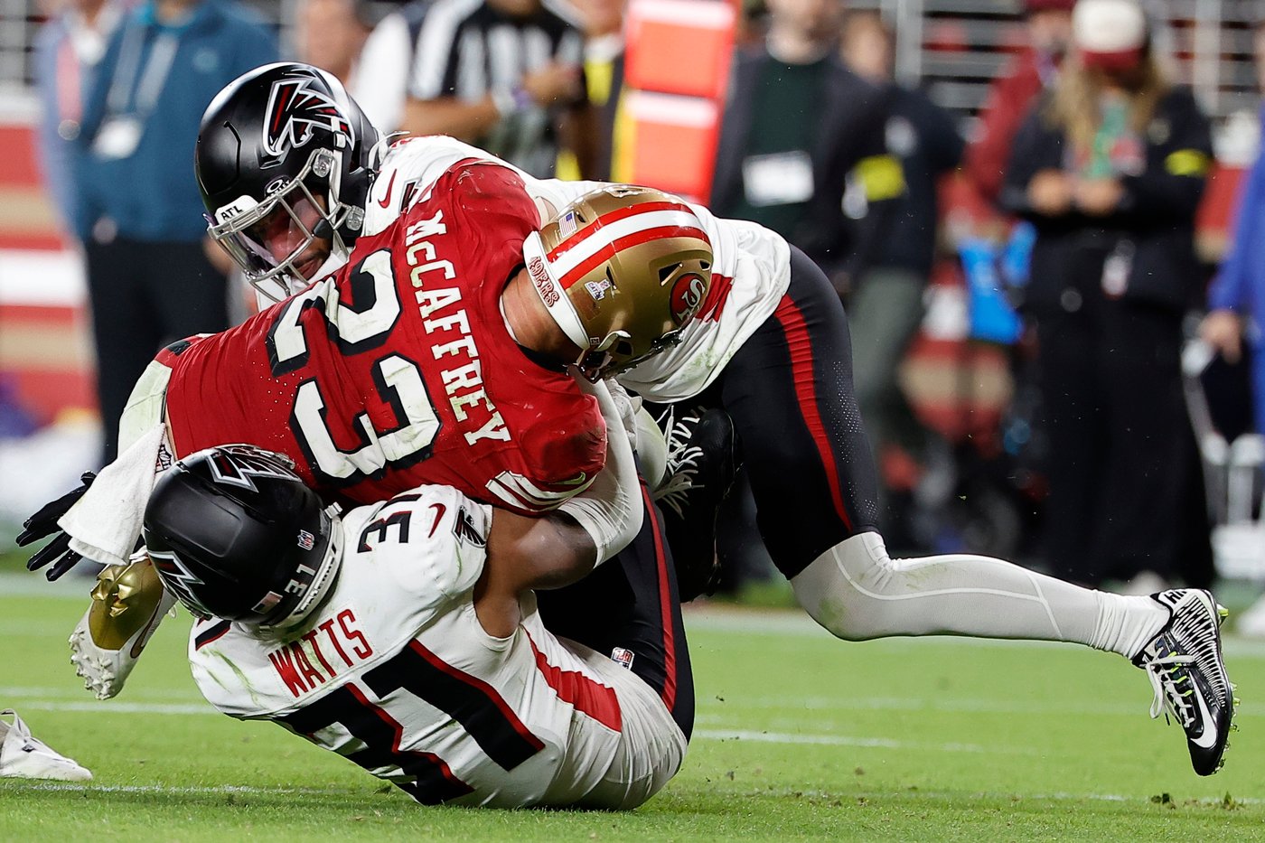 Falcons' embarrassing blunder helps 49ers seal 20-10 victory | iNFOnews.ca Falcons' embarrassing blunder helps 49ers seal 20-10 victory | iNFOnews.ca