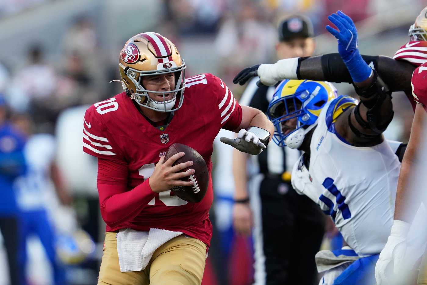 Matthew Stafford throws 4 TDs as Rams beat 49ers 42-26 for their 4th straight win | iNFOnews.ca