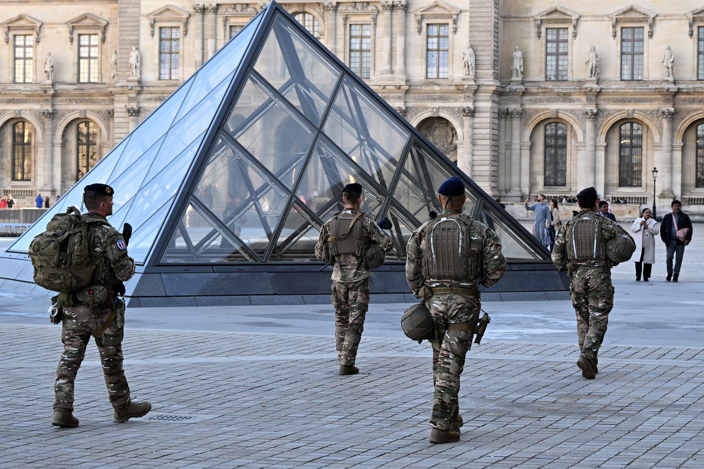 5 more arrests as Louvre jewel heist probe deepens and key details emerge | iNFOnews.ca 5 more arrests as Louvre jewel heist probe deepens and key details emerge | iNFOnews.ca