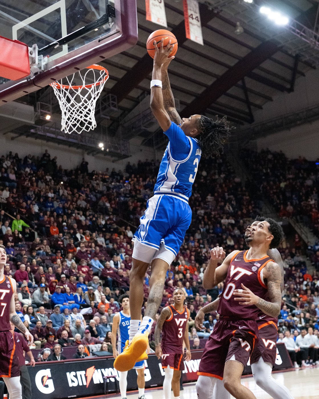 Boozer's 24 points carry No. 4 Duke to 72-58 victory over Virginia Tech | iNFOnews.ca Boozer's 24 points carry No. 4 Duke to 72-58 victory over Virginia Tech | iNFOnews.ca