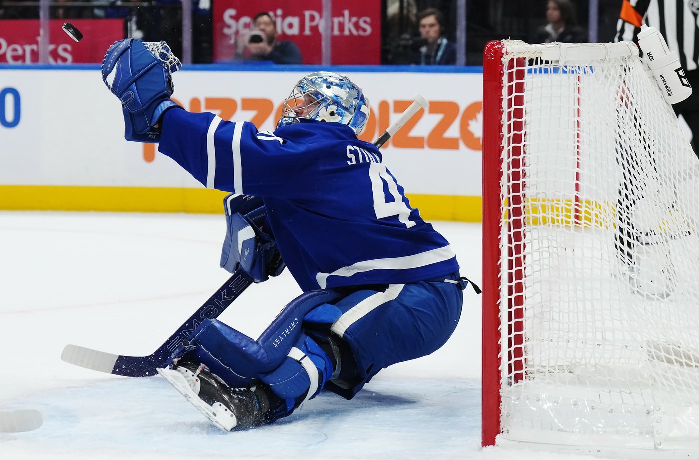 Anthony Stolarz shines, including without his mask, for Maple Leafs in 2-1 OT victory | iNFOnews.ca Anthony Stolarz shines, including without his mask, for Maple Leafs in 2-1 OT victory | iNFOnews.ca